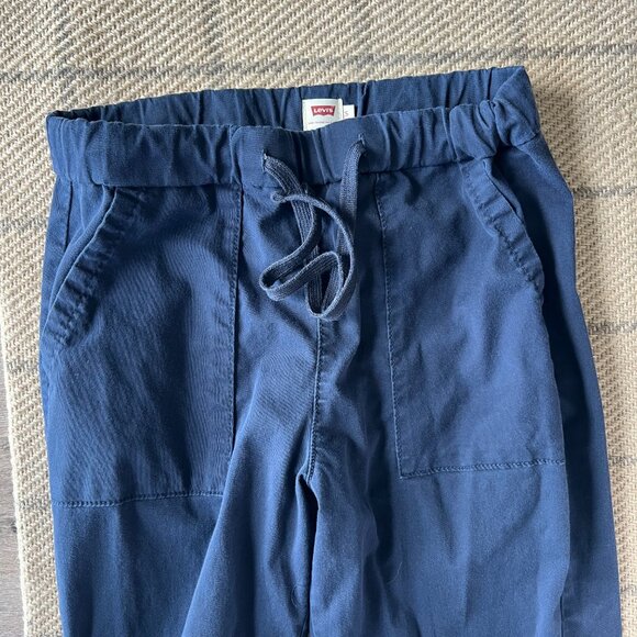 Levi's Women's Mid-Rise Essential Joggers - Picture 4 of 5